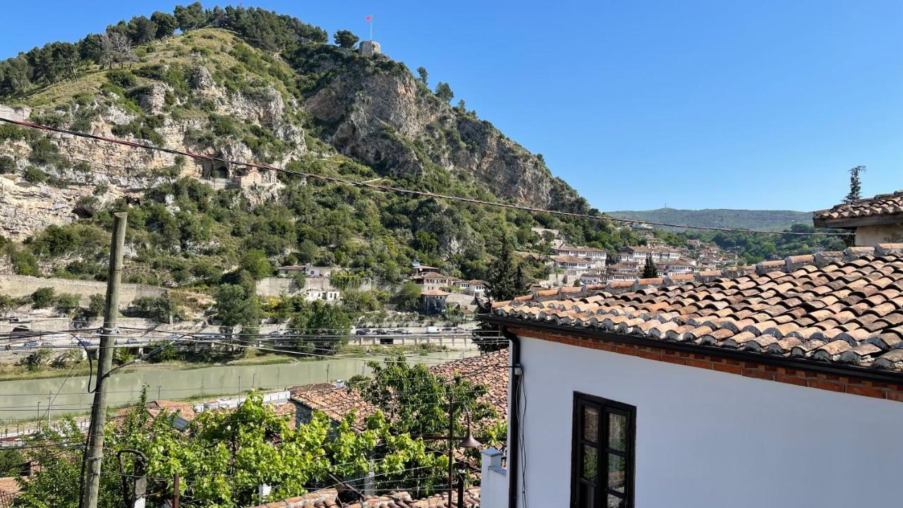 Ana Rest House Hostel Berat Eksteriør bilde