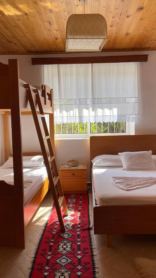 Ana Rest House Hostel Berat Eksteriør bilde