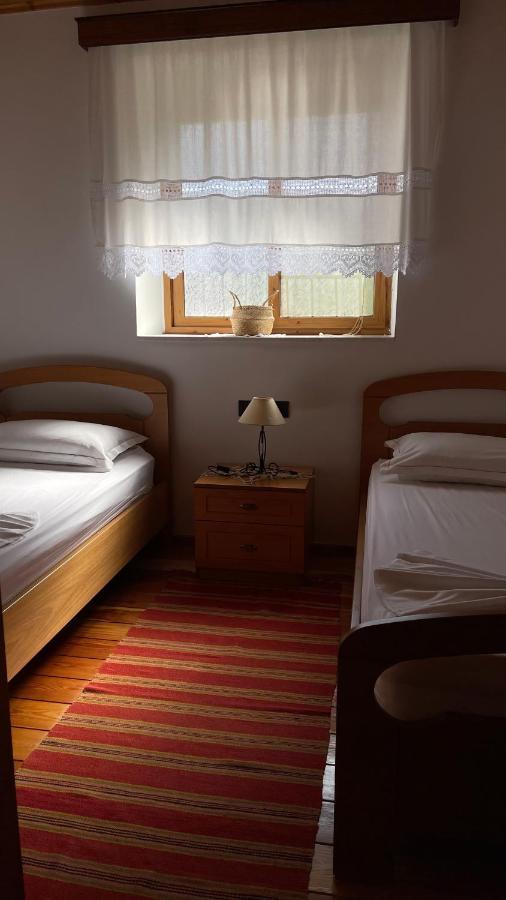 Ana Rest House Hostel Berat Eksteriør bilde