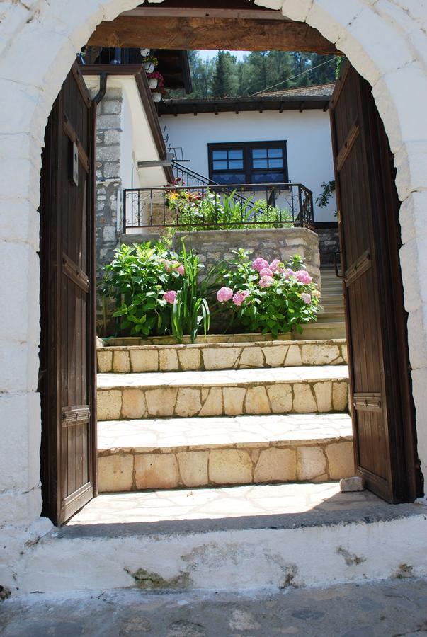 Ana Rest House Hostel Berat Eksteriør bilde